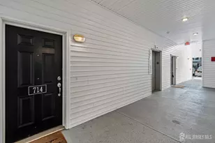 714 Stiller Ln, Monroe Township, NJ 08831 - Photo 2