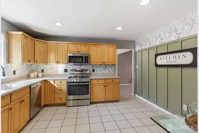 25 Henry Street, East Brunswick Township, NJ 08816 - Photo 12