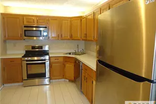 129 Albury Way, North Brunswick Township, NJ 08902 - Photo 16