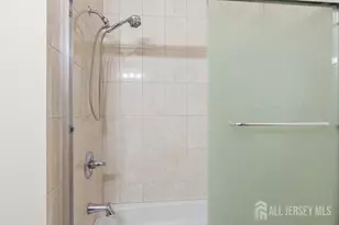 208 Sunshine Ct, Sayreville, NJ 08859 - Photo 20