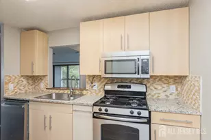 208 Sunshine Ct, Sayreville, NJ 08859 - Photo 10