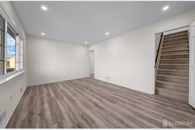 2512 Maple Avenue, South Plainfield, NJ 07080 - Photo 8