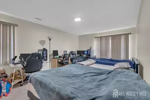 603 Green Hollow Dr, Iselin, NJ 08830 - Photo 8