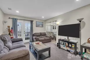 603 Green Hollow Dr, Iselin, NJ 08830 - Photo 4