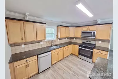 533 S Park Drive S, Perth Amboy, NJ 08861 - Photo 6