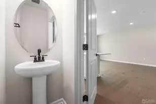 119 Lyla Ln, New Brunswick, NJ 08901 - Photo 10