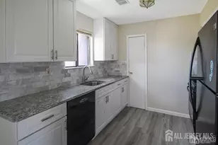 1220 N Oaks Blvd N, North Brunswick Township, NJ 08902 - Photo 4