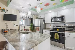 4 Aspen Plaza, Monroe Township, NJ 08831 - Photo 6