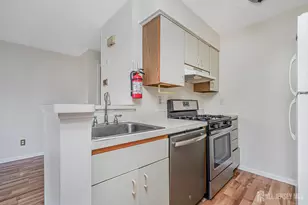 212 Blew Ct, East Brunswick Township, NJ 08816 - Photo 6