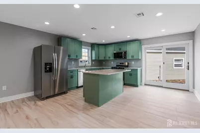 20 Louis Avenue, Middlesex, NJ 08846 - Photo 8