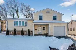 651 Franklin Dr, Perth Amboy, NJ 08861 - Photo 2