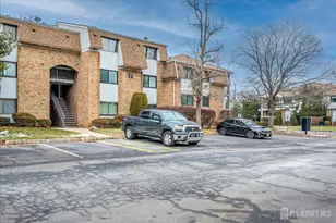 707 Edison Glen Terrace, Edison, NJ 08837 - Photo 2