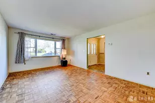 28 Chipper Dr, South Brunswick Township, NJ 08824 - Photo 4
