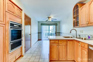 28 Chipper Dr, South Brunswick Township, NJ 08824 - Photo 10