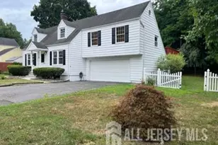 8 Lakeview Ave, East Brunswick Township, NJ 08816 - Photo 2