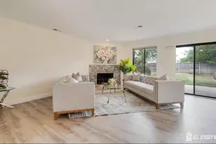 31 Gate House Ln, Edison, NJ 08820 - Photo 6