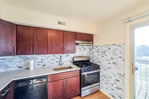 1302 Bradley Ct, South Brunswick Township, NJ 08540 - Photo 10