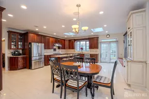 18 Lovell Dr, Plainsboro Township, NJ 08536 - Photo 2