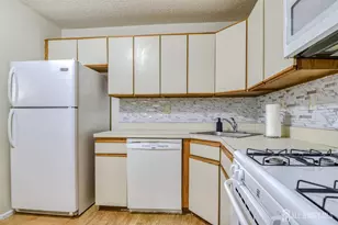 252 Kempsey Dr, North Brunswick Township, NJ 08902 - Photo 6