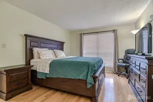 252 Kempsey Dr, North Brunswick Township, NJ 08902 - Photo 10