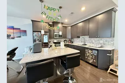 102 Dickson Court, Highland Park, NJ 08904 - Photo 2