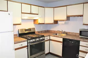 1003 Woodhaven Dr, Edison, NJ 08817 - Photo 6