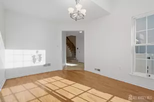 23 Borelle Square, Sayreville, NJ 08859 - Photo 8