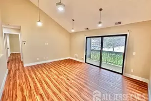 211 Sunshine Ct, Sayreville, NJ 08859 - Photo 2