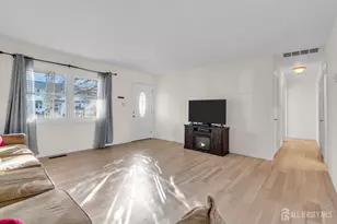 37 10th Ave, Monroe Township, NJ 08831 - Photo 6