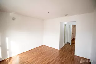 1337 N Waterford Dr, Edison, NJ 08817 - Photo 34