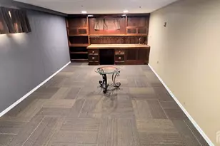 35 Berkley Blvd, Iselin, NJ 08830 - Photo 12