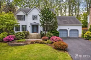 25 Cherokee Rd, East Brunswick Township, NJ 08816 - Photo 2