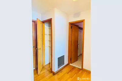 93 N Washington Avenue N, Colonia, NJ 07067 - Photo 10