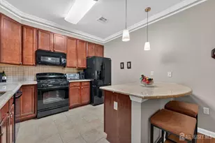 417 Regency Pl, Woodbridge Township, NJ 07095 - Photo 12