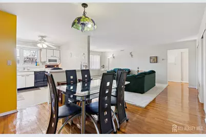 24 Woodedge Avenue #A8, Edison, NJ 08817 - Photo 2