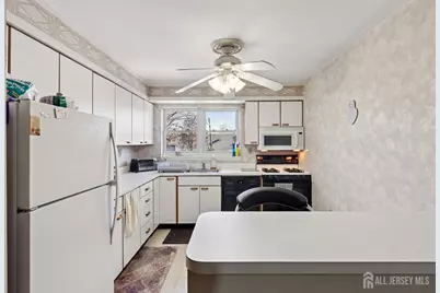 24 Woodedge Avenue #A8, Edison, NJ 08817 - Photo 8