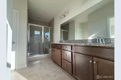 616 Sadie Circle, New Brunswick, NJ 08901 - Photo 6