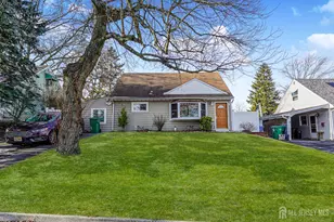 7 Walnut Ln, Sayreville, NJ 08859 - Photo 2