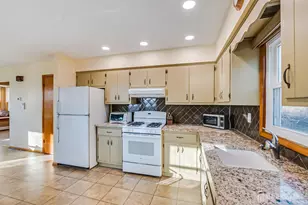 92 Coleman St, Edison, NJ 08817 - Photo 12