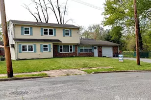 726 W Milton Ave, Rahway, NJ 07065 - Photo 2