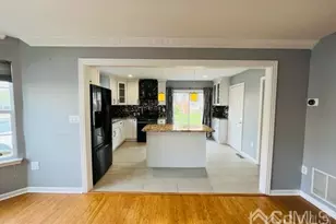 2201 Timber Ridge Ct, Sayreville, NJ 08859 - Photo 8