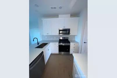 216 Lyla Lane, New Brunswick, NJ 08901 - Photo 2