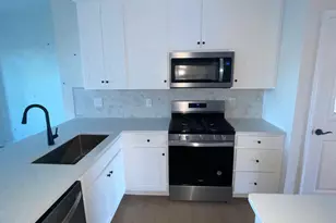 216 Lyla Ln, New Brunswick, NJ 08901 - Photo 2