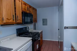 2162 Ash Ct, South Brunswick Township, NJ 08852 - Photo 6