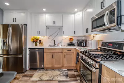 11 Borelle Square, Sayreville, NJ 08859 - Photo 8