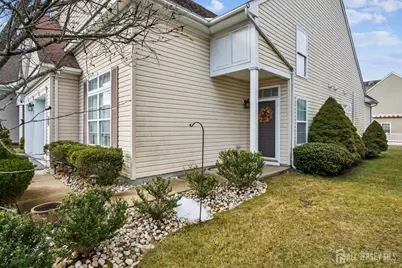 6 Holly Manor Court, Helmetta, NJ 08828 - Photo 2