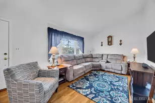 407 Clinton Ave, Middlesex, NJ 08846 - Photo 6