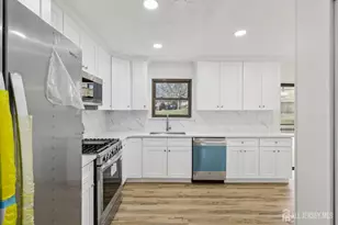 21 Wellington Ct, Sayreville, NJ 08872 - Photo 14