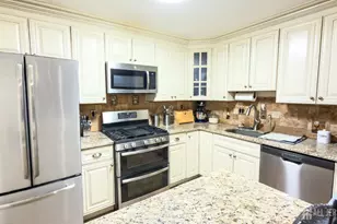 2402 Candlelight Ct, Helmetta, NJ 08828 - Photo 2