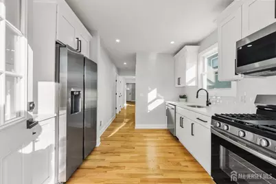 38 S 6th Avenue S, Highland Park, NJ 08904 - Photo 14